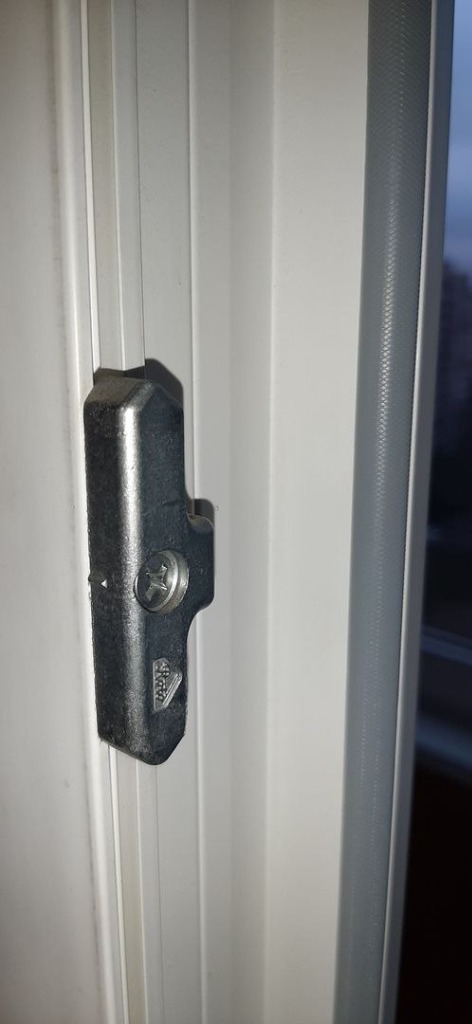 Запорная цапфа окна в Альметьевске